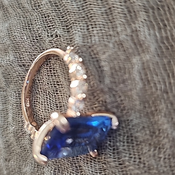 Sapphire rose gold ring - Picture 3 of 5